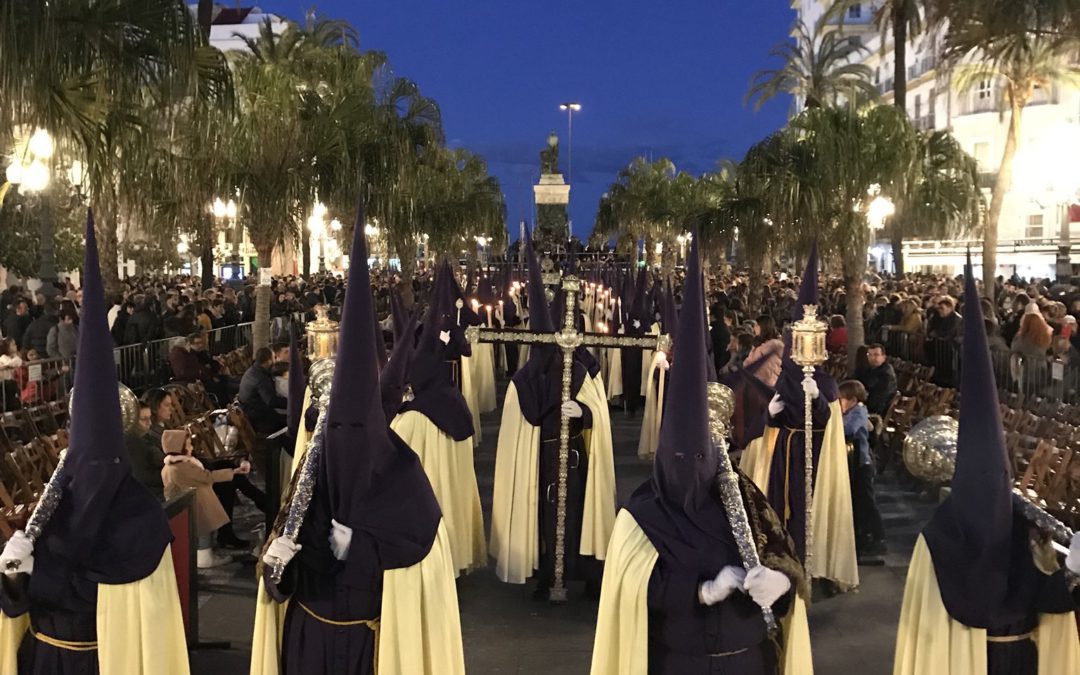 Cultos Mensuales y Acción de Gracias.