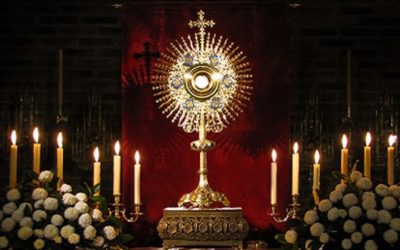 Información parroquial: Exposición del Santísimo.