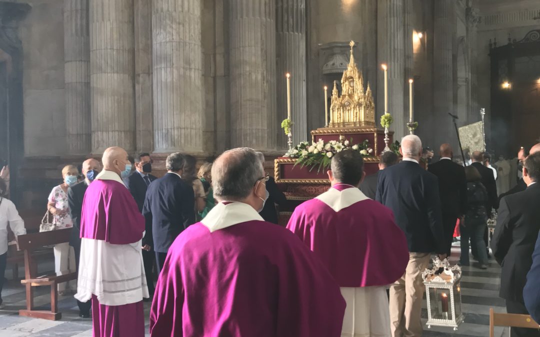 Asistencia al Pontifical y Procesión Claustral de Corpus Christi