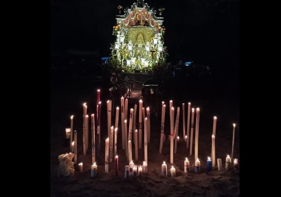 HERMANDAD DEL ROCÍO DE CÁDIZ “TU LUZ ALUMBRA MI CAMINO”.